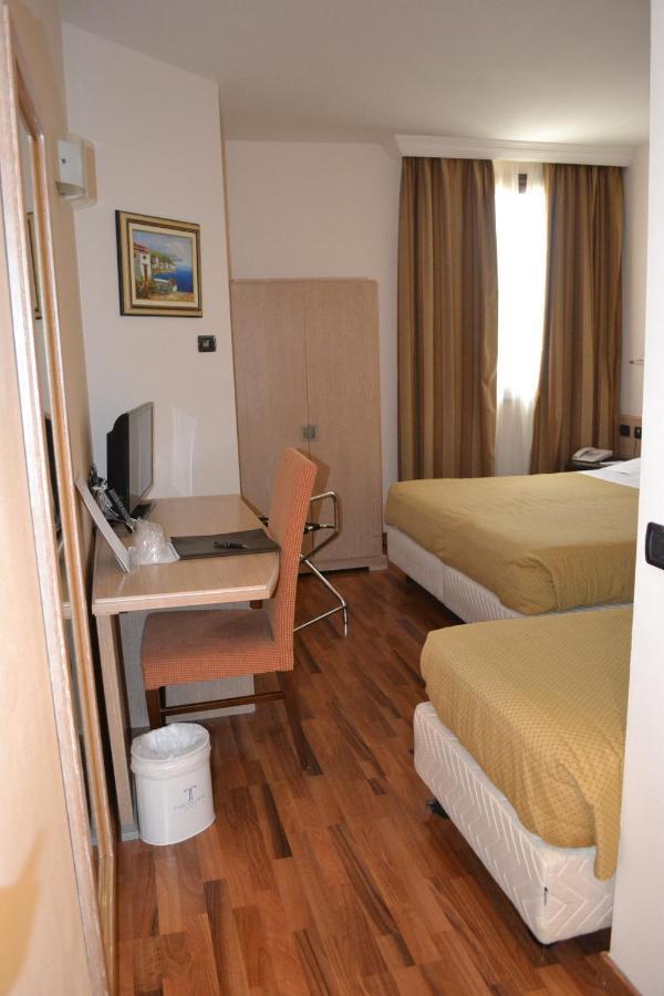 Tricolore Hotel Gaida Exterior photo