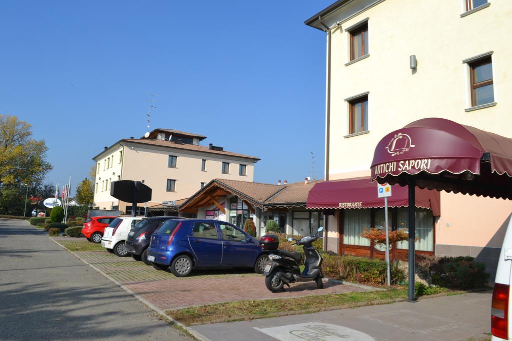 Tricolore Hotel Gaida Exterior photo