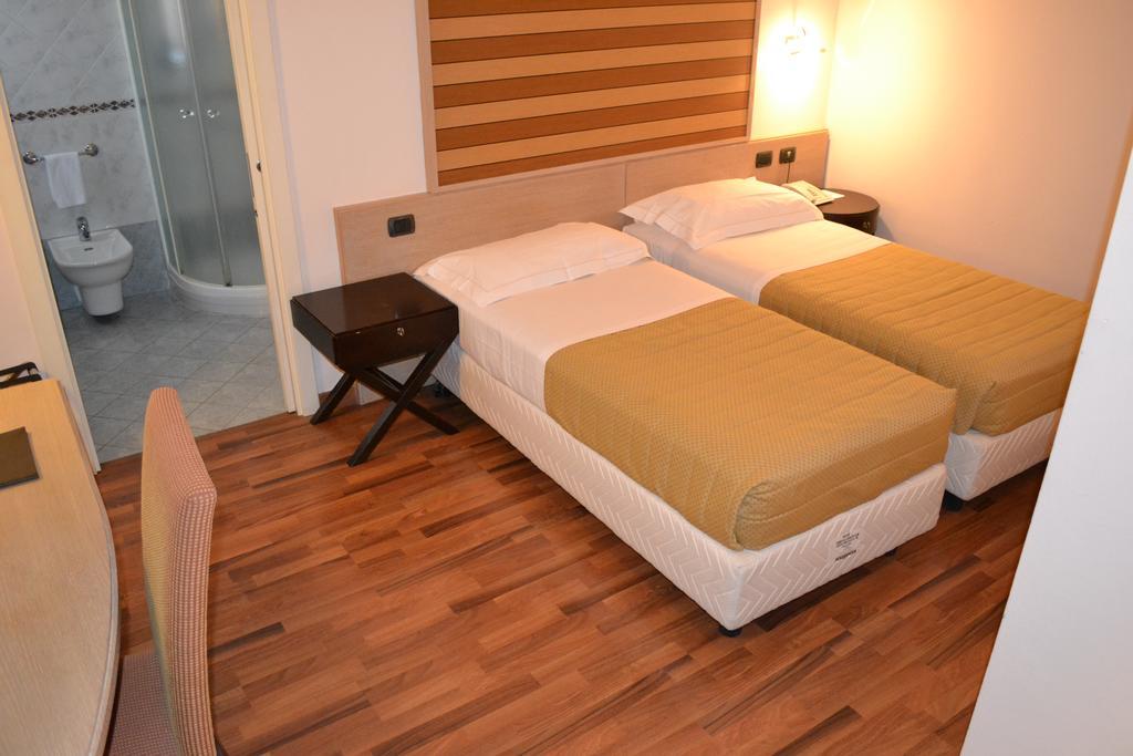 Tricolore Hotel Gaida Exterior photo