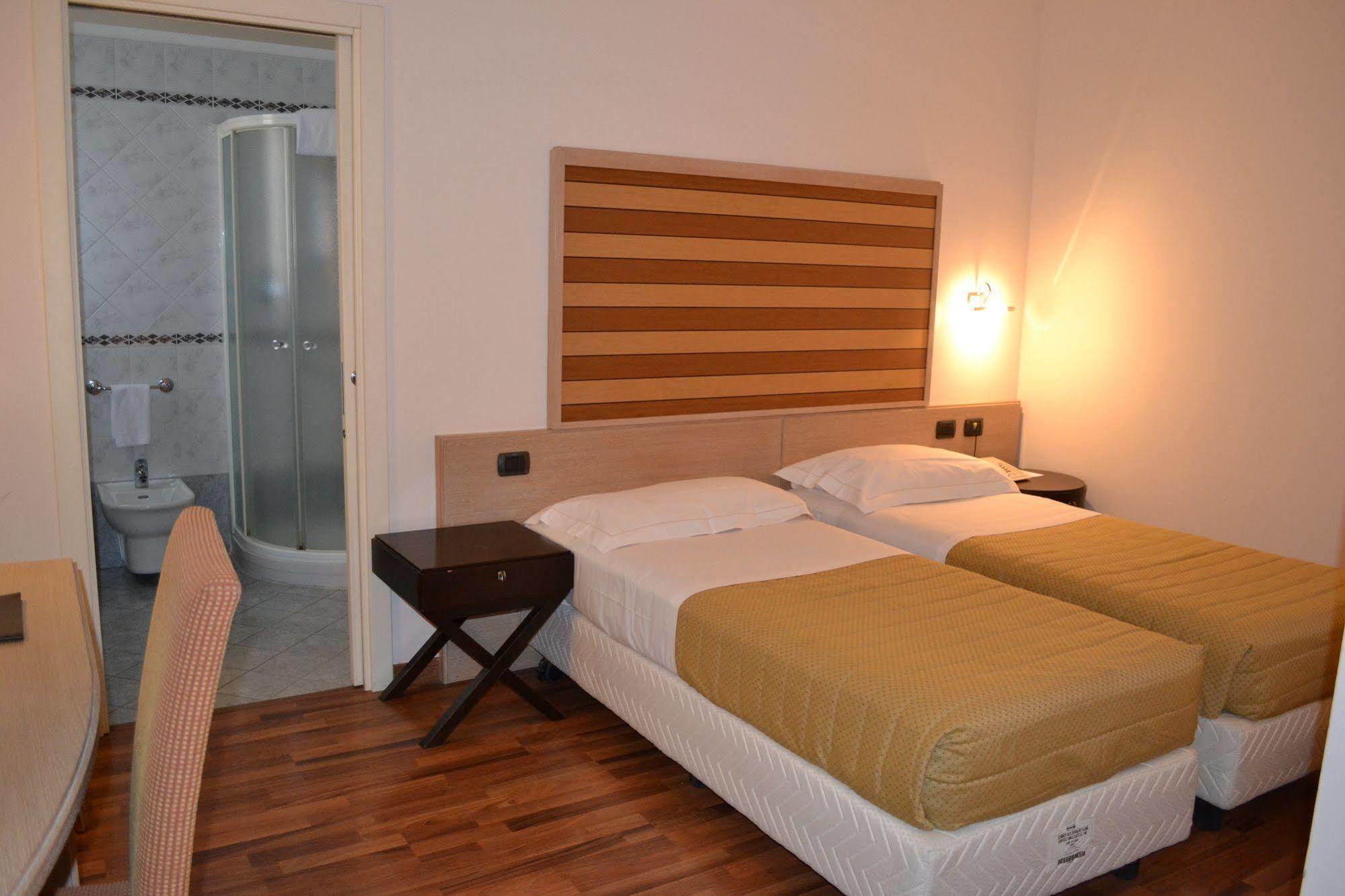 Tricolore Hotel Gaida Exterior photo